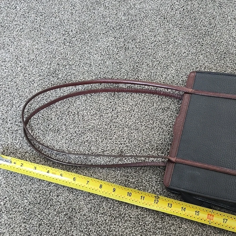 Vintag Brighton Y2K 0171142  Elegant Black& Brown Leather Bag Purse